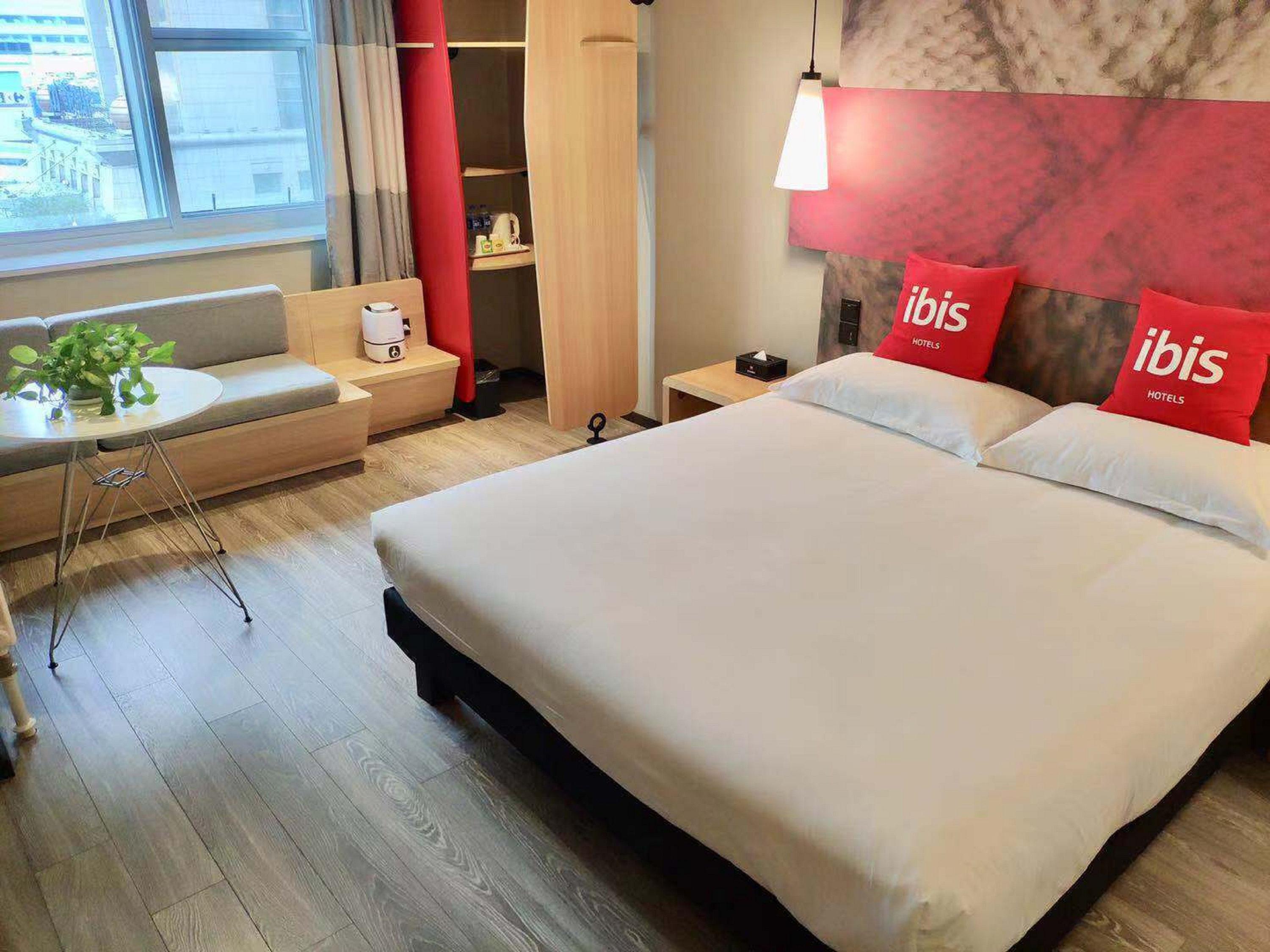 Ibis Shenyang North Railway Station Hotel Bagian luar foto