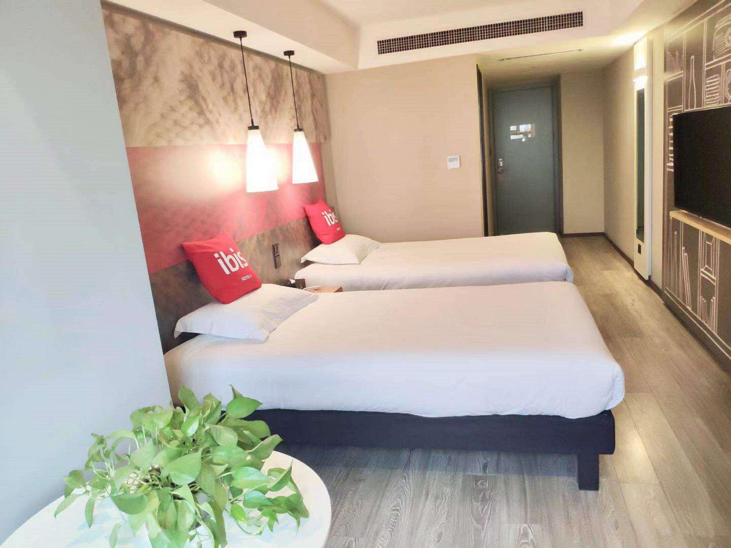 Ibis Shenyang North Railway Station Hotel Bagian luar foto