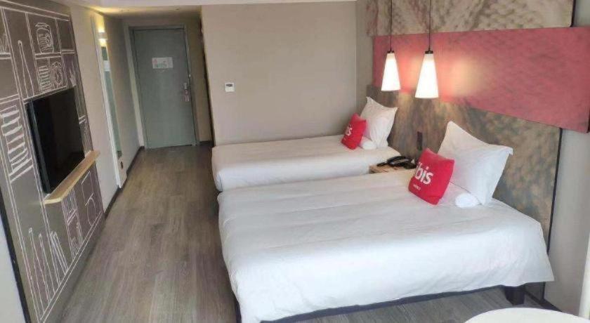 Ibis Shenyang North Station Hotel Bagian luar foto