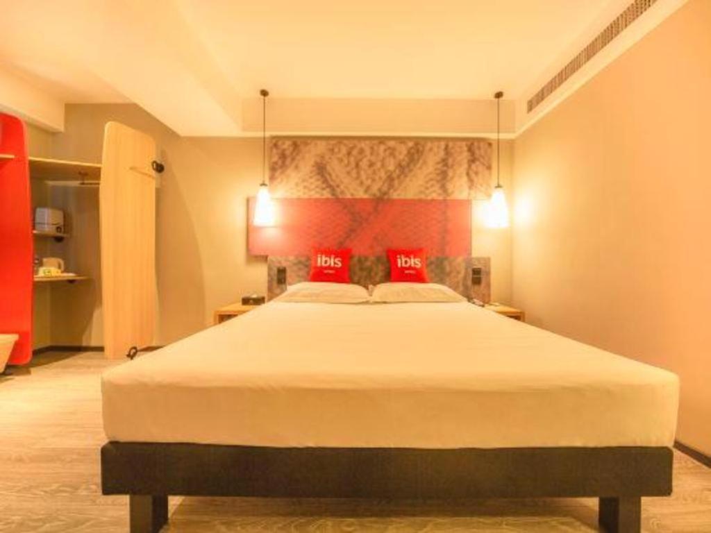 Ibis Shenyang North Station Hotel Bagian luar foto