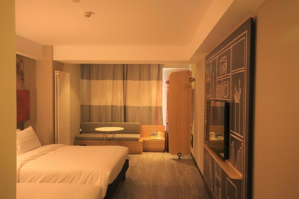 Ibis Shenyang North Station Hotel Bagian luar foto