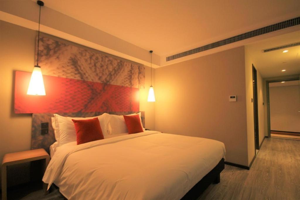 Ibis Shenyang North Station Hotel Bagian luar foto