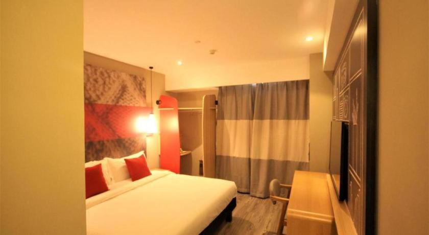 Ibis Shenyang North Station Hotel Bagian luar foto