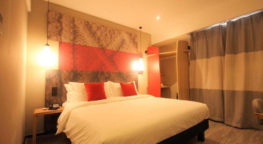 Ibis Shenyang North Station Hotel Bagian luar foto