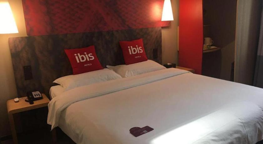 Ibis Shenyang North Station Hotel Bagian luar foto