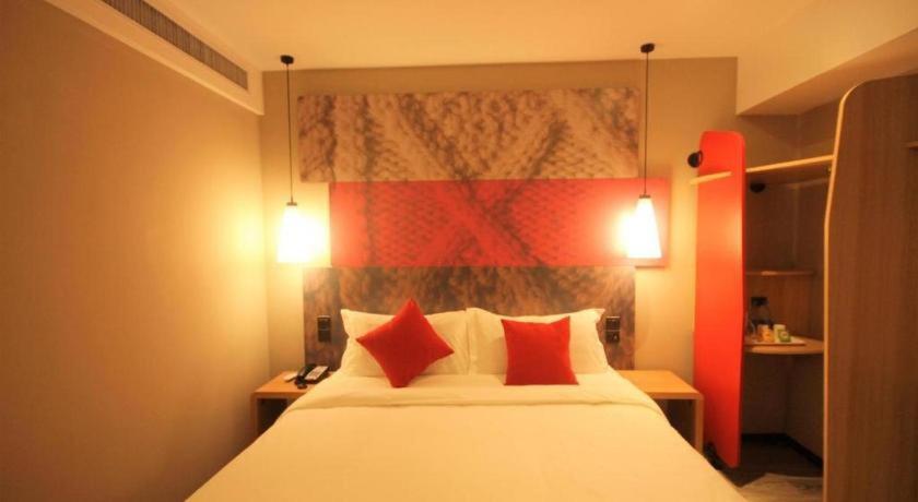 Ibis Shenyang North Station Hotel Bagian luar foto
