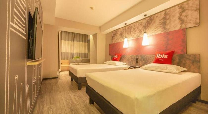 Ibis Shenyang North Station Hotel Bagian luar foto