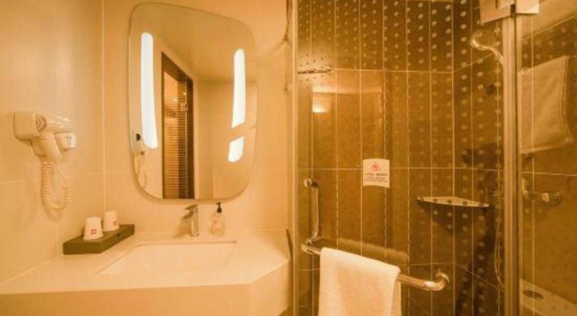 Ibis Shenyang North Station Hotel Bagian luar foto