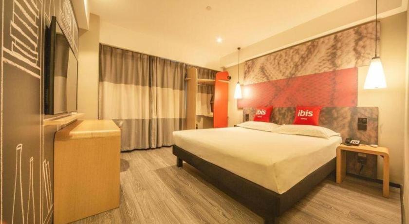 Ibis Shenyang North Station Hotel Bagian luar foto