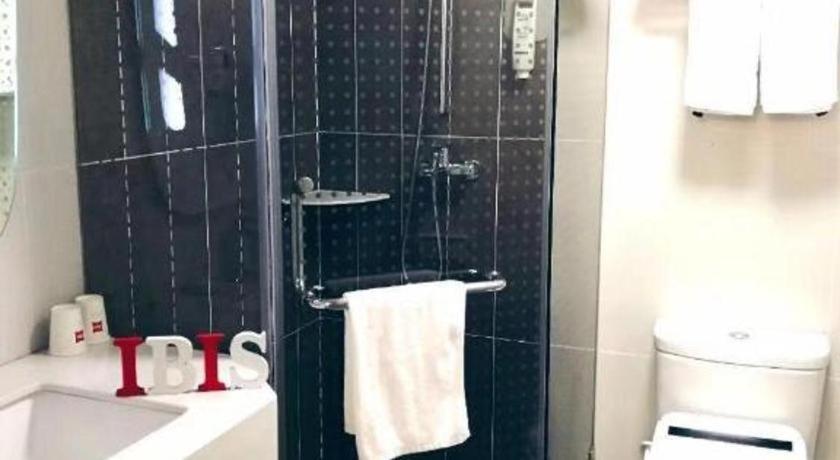 Ibis Shenyang North Station Hotel Bagian luar foto