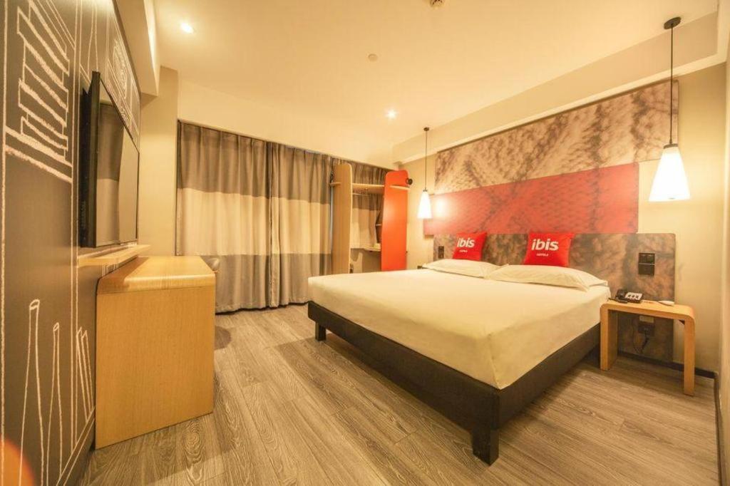 Ibis Shenyang North Station Hotel Bagian luar foto