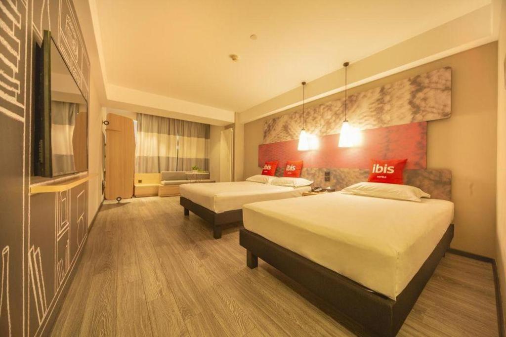 Ibis Shenyang North Station Hotel Bagian luar foto